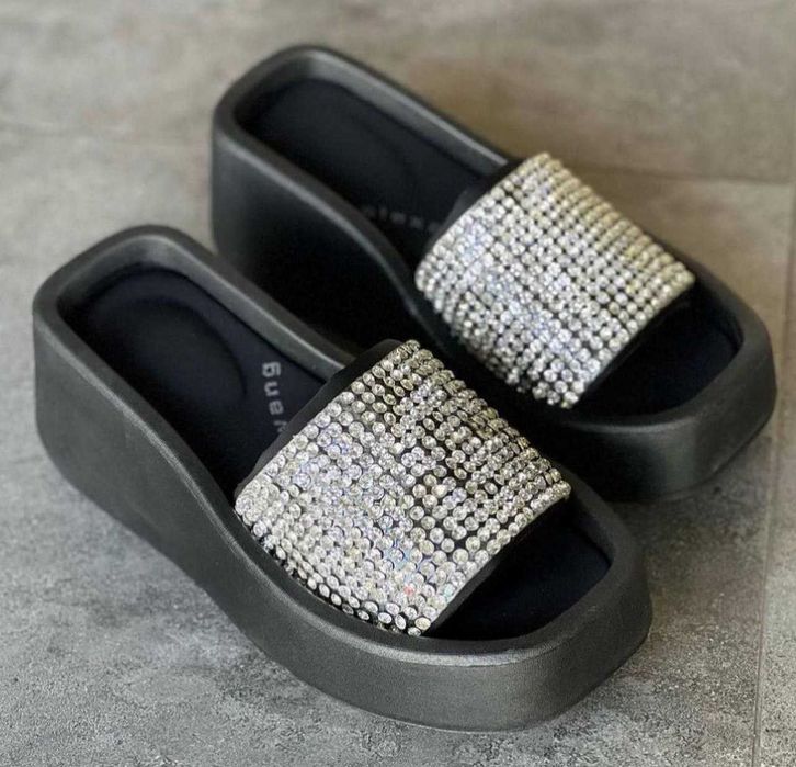 Тапочка янги кийилмаган