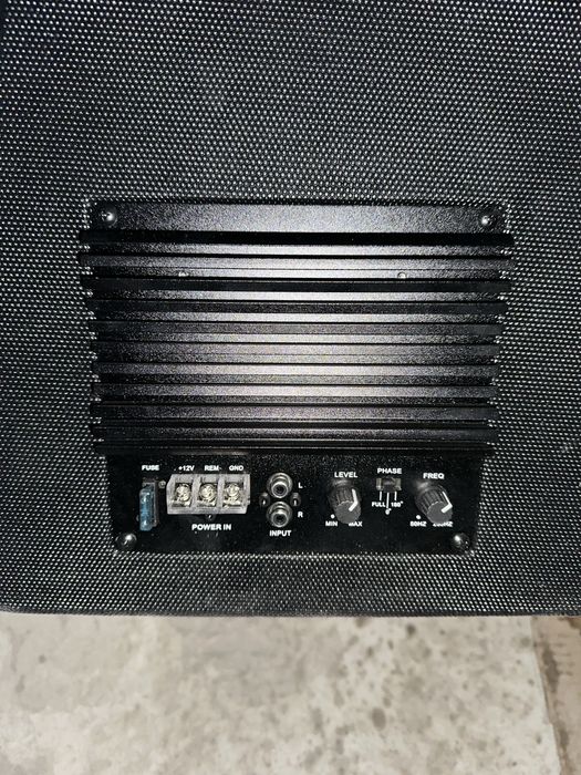 Продам сабвуфер с колонками