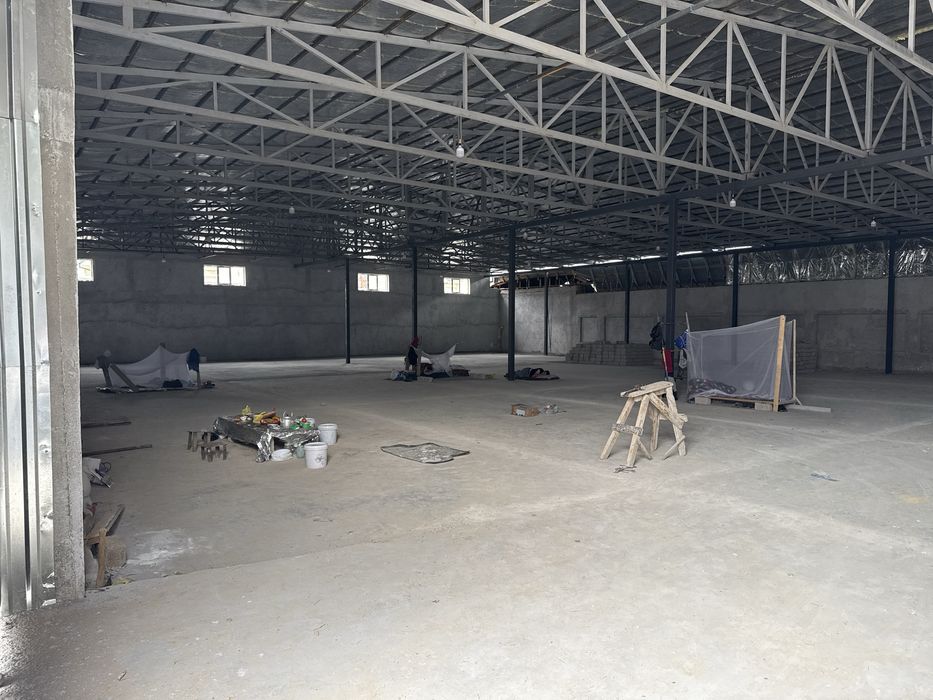 Raysentr Eshonguzarda Raygaz ko’chada skladga 800 kv ijaraga beriladi