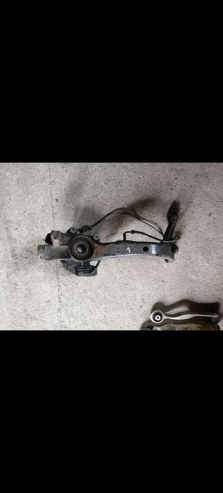 Запчасти на Пассат б5 1.6