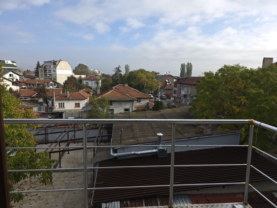 Давам под наем етаж от къща