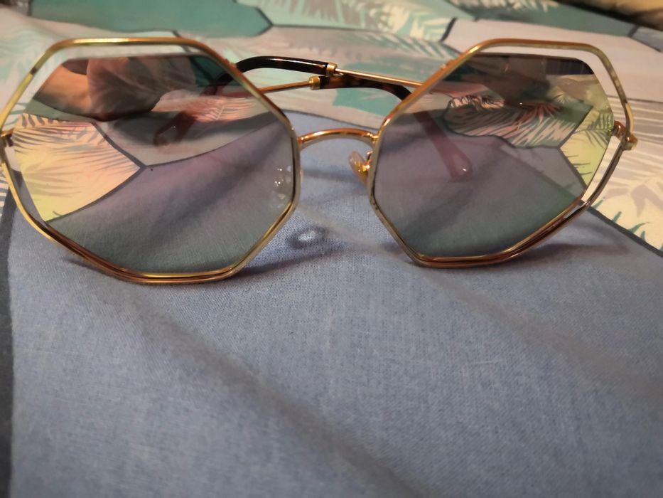 Продам солнцезащитные очки