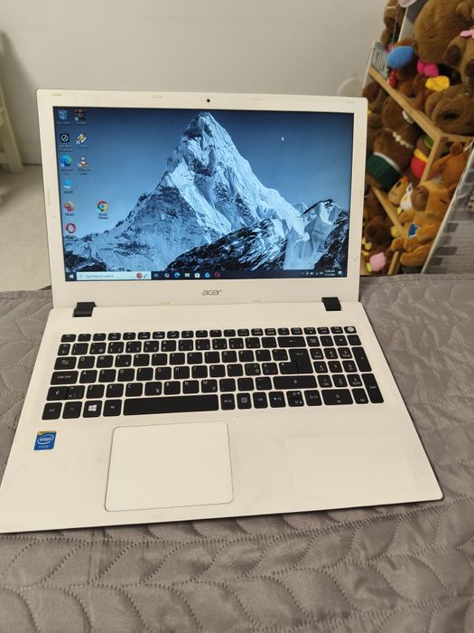 Laptop nou gaming  Acer i5 Ram 8Gb video 4Gb ssd Win 10 office ROBLOX