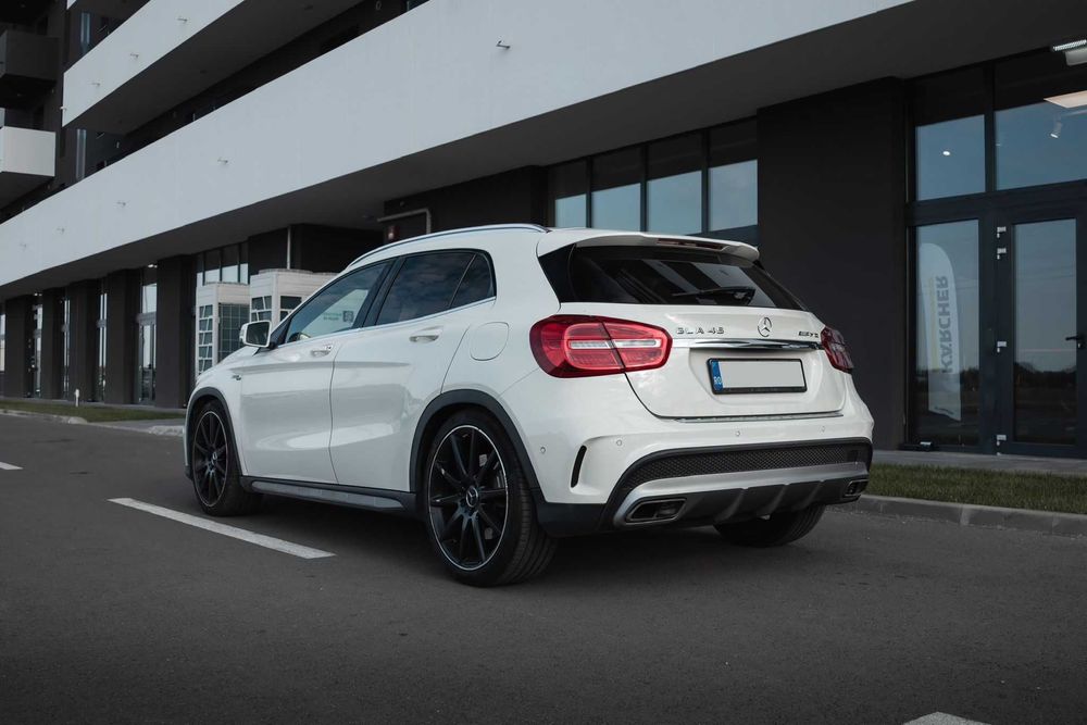 Mercedes GLA 45 AMG / 2.0 benzina/4x4/Camera/Navi/Harman Kardon/Recaro