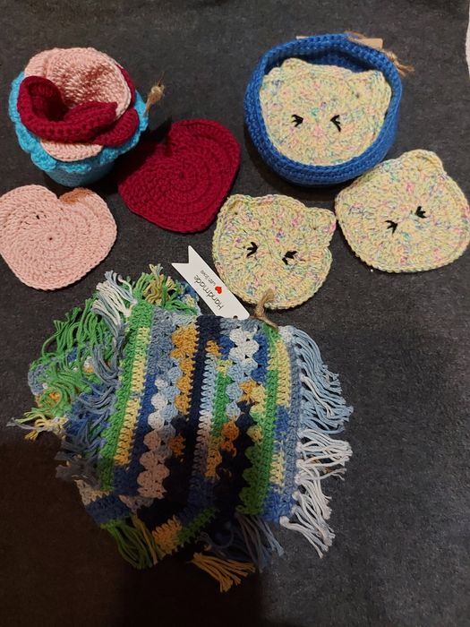 Поставки за чаши