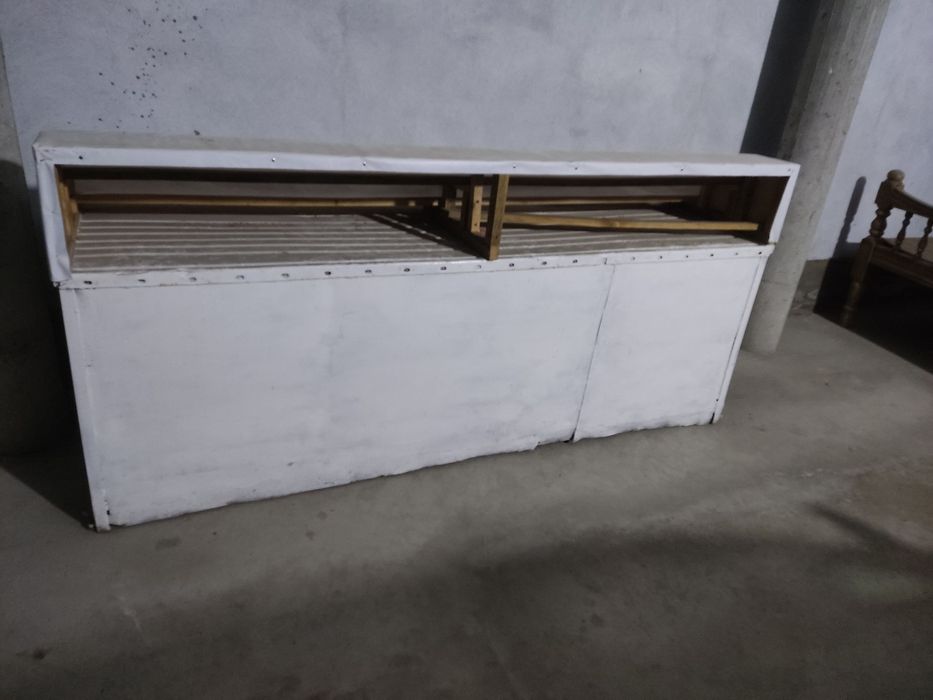 Savdo-sotiq uchun prilavka(rasta) sotiladi eni 85sm,bo'yi 2,5m