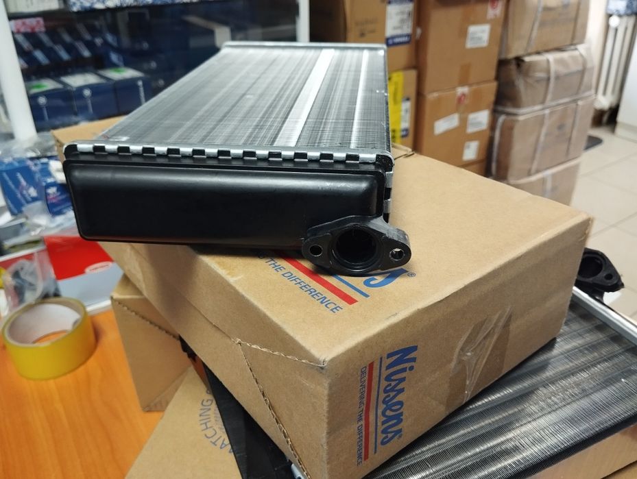 Радиатор печки на Мерседес w201 фирма Nissens