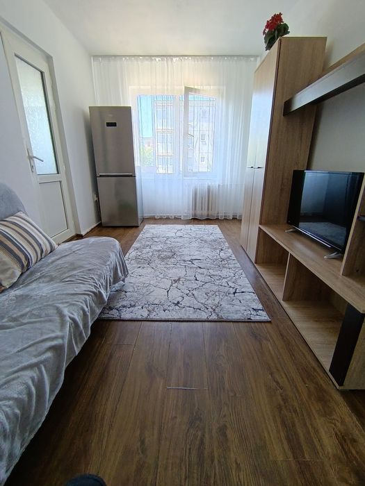 Vând apartament 2 camere etaj 2/4