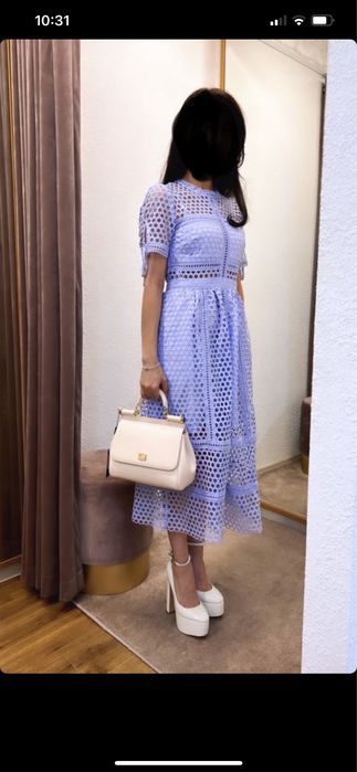 Продается платье голубого цвета