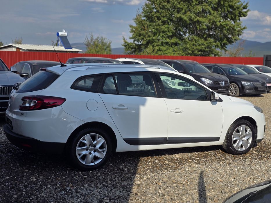 RENAULT Megane 2013 — imagine 3