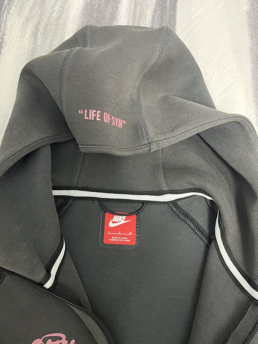 Продам nike tech fleece central cee xs размер