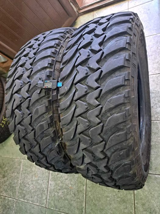 2 anvelope 265/70 R17 Bridgestone