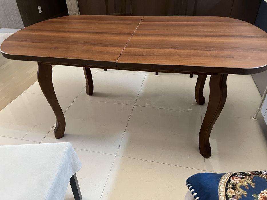 Продам стол для гостинной/кухни