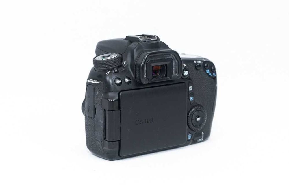 Canon EOS 70D - Body - DSLR - 95.000 de cadre