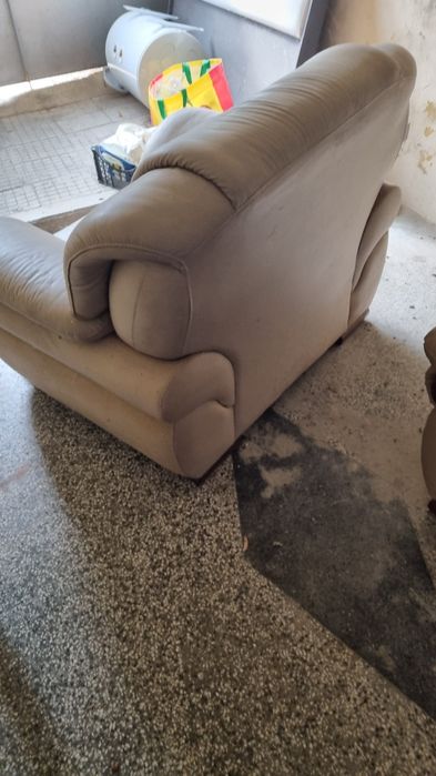 Кожени дивани втора употреба