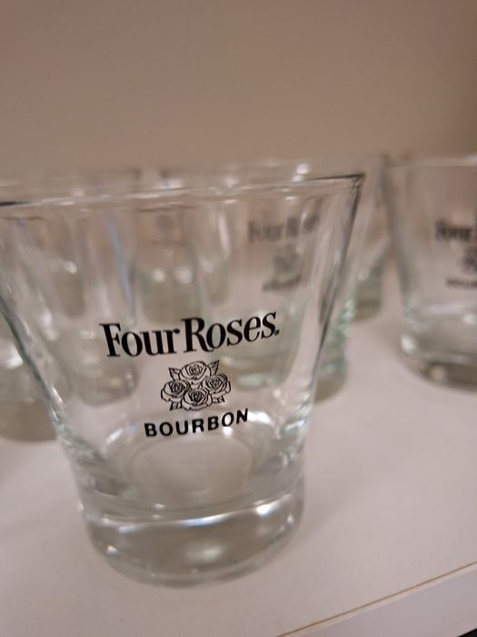 чаши  4 розш 60 броя