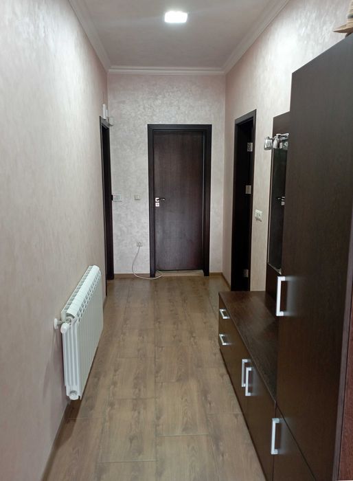 Дава се под наем Къща в Варна, Цветен квартал - 140 кв.м за 1200 € - Снимка #2