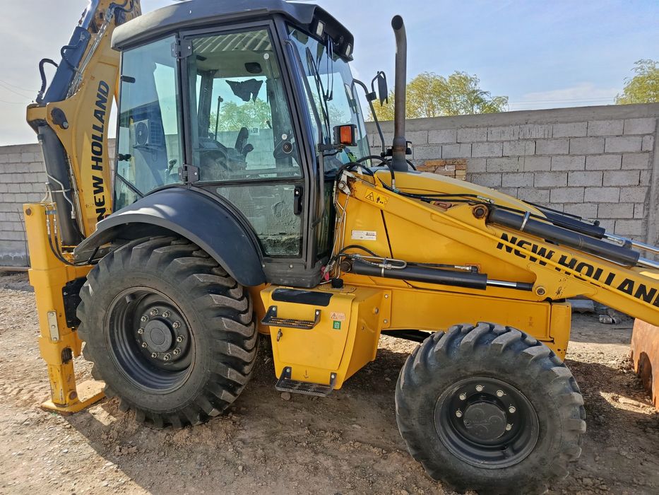 New Holland B90BL