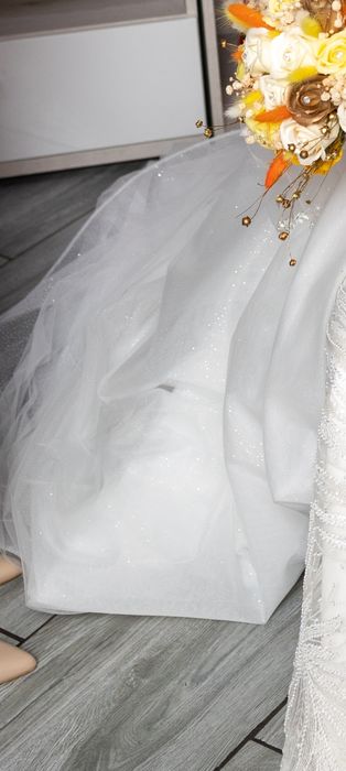 Vând trena pentru rochia de mireasa