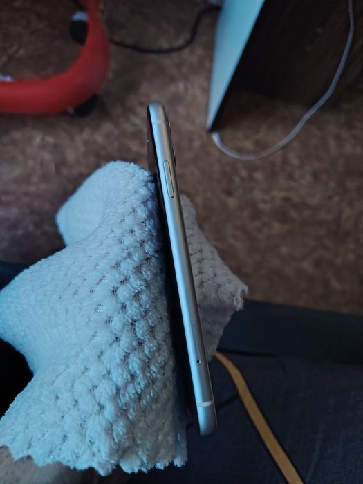 Продаю iPhone 11