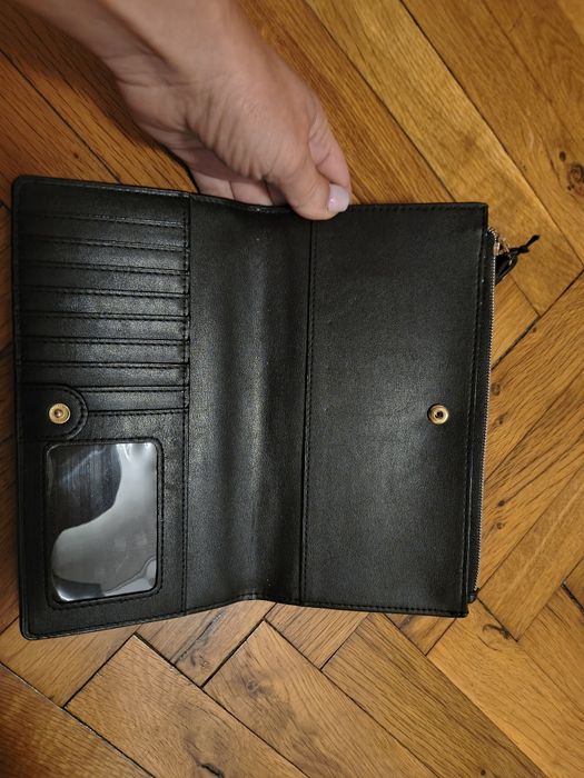 Дамски портмонета