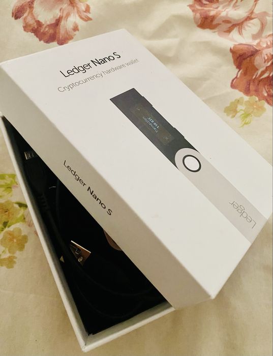 Ledger Nano S -  portofel cryptomonede nou