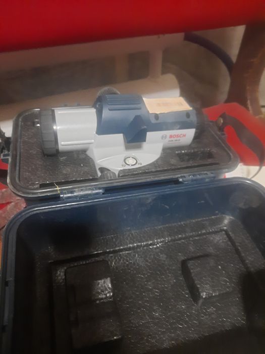 Нивелир Boscn  продам