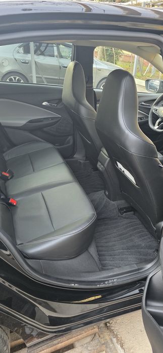 Продаю свою машину Onix