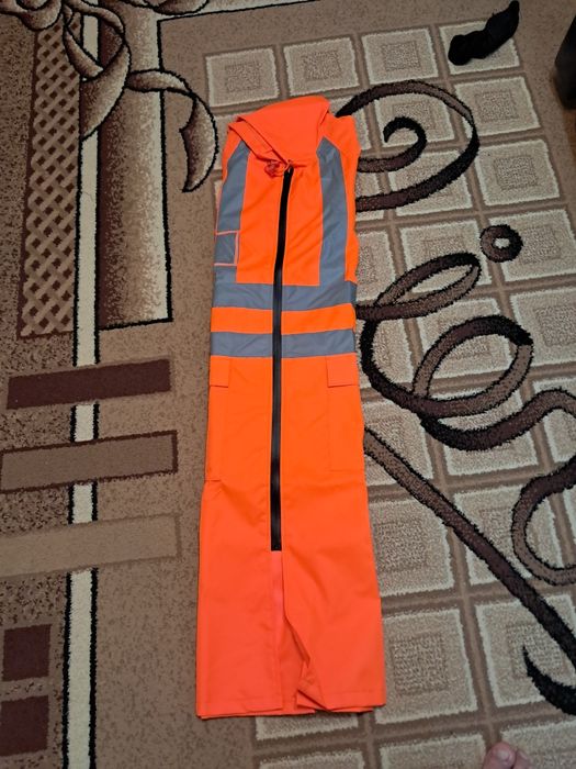 Продаётся водонепроницаемый плащь