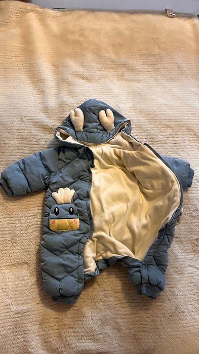 Зимен бебешки космонавт