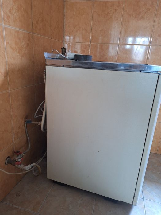 Vind centrala sirbeasca cu care am încălzit 110 m2 Se vinde completa cu toate accesoriile necesare montari