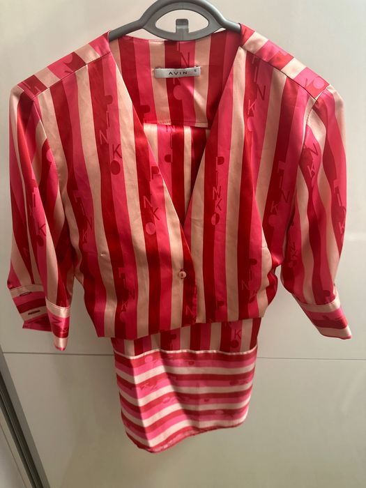 Дрехи на марката  Авин