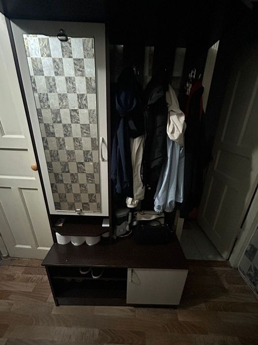 продам  шкаф для прихожей