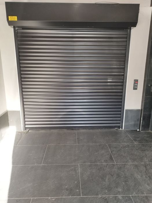 Продавам паркомясто.