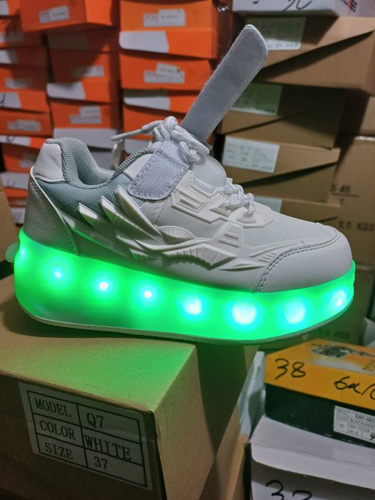 Маратонки с 4 колелца