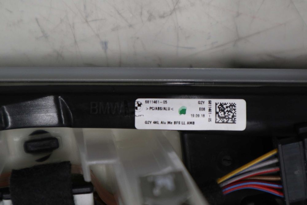 Лайсна табло БМВ Г20 Г21 Г22 Г23 Г26 BMW G20 G21 G22 G23 G26 Ефект Алуминиева мрежа