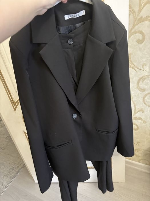 Продам костюм с брюками. Двойка