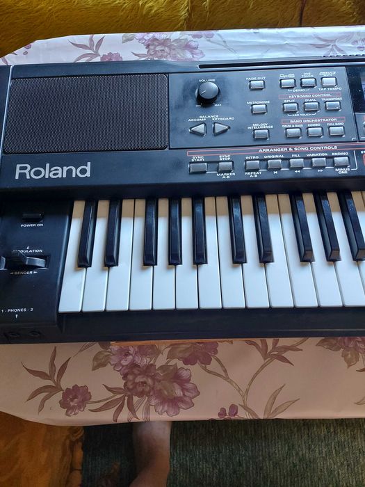 Синтезатор Аранжор ROLAND EXR-E2