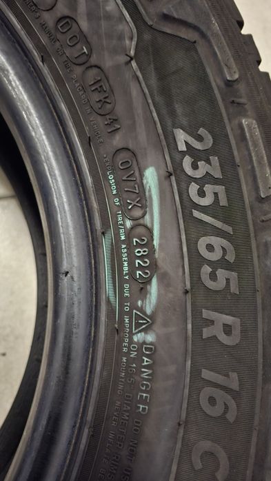 2бр летни бусови гуми Michelin 235 65 16С