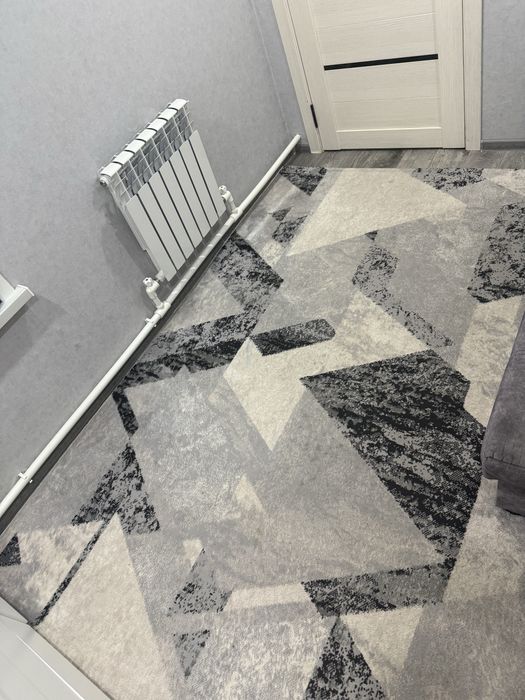 Продам ковер в хорошем состоянии