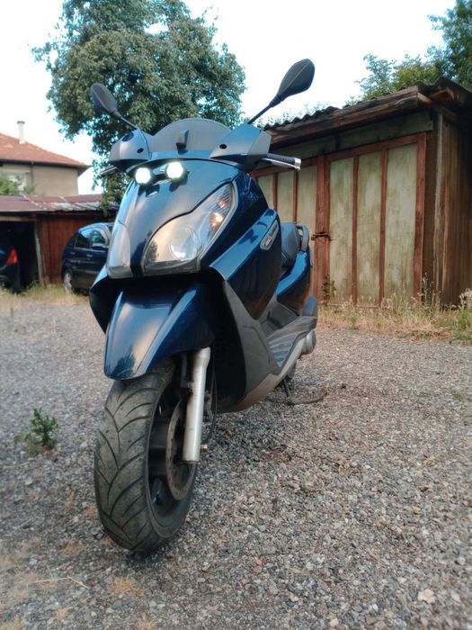 Скутер Piaggio X7