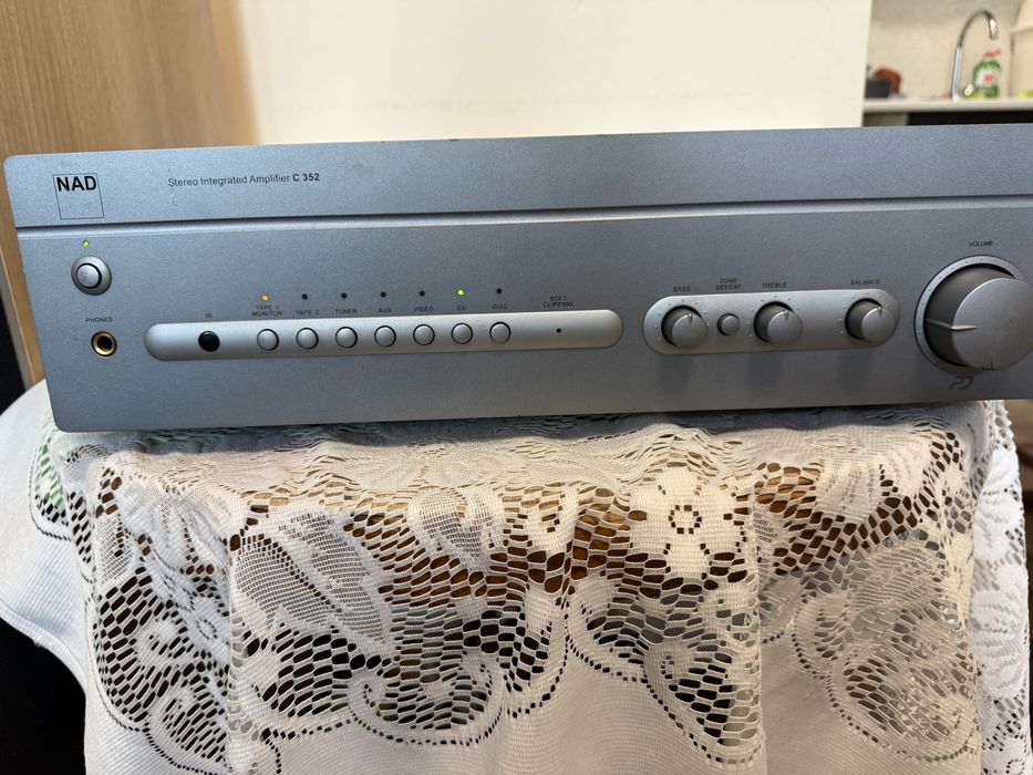Nad C-352 Качествен стерео усилвател
