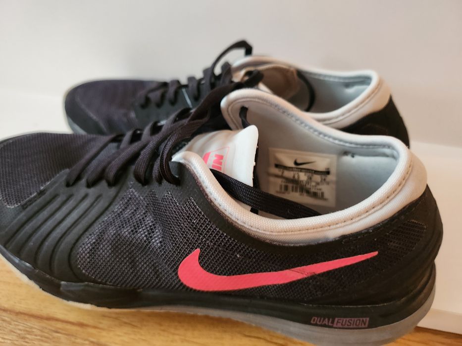Маратонки Nike, Adidas, Reebok