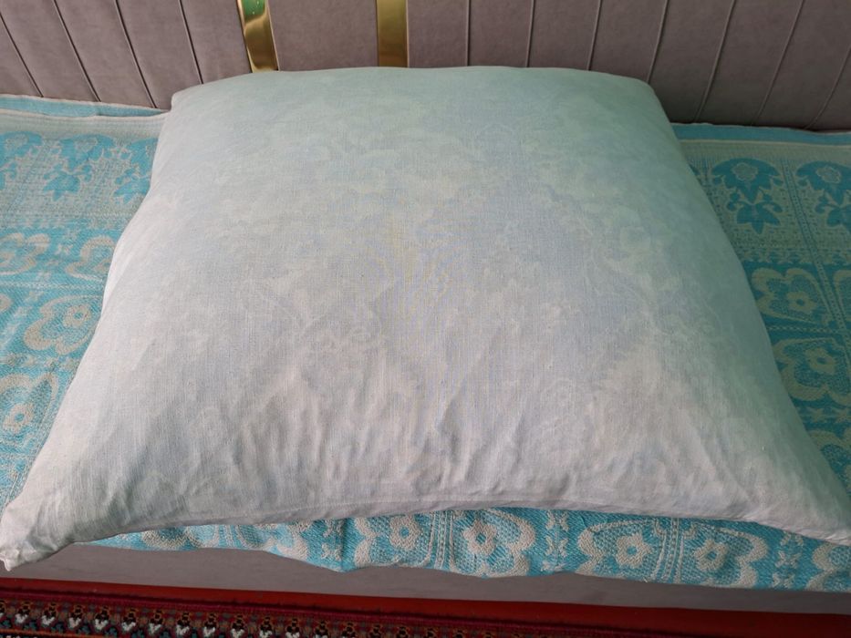 Продам подушки и келим