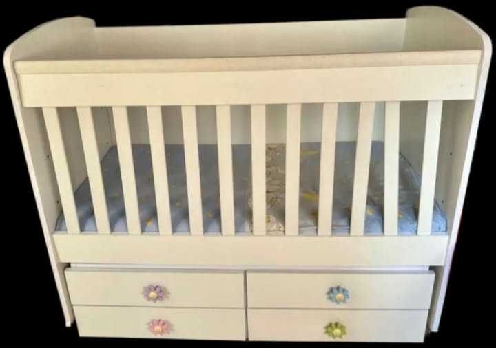 Дървена бебешка кошара с матрак 60/120