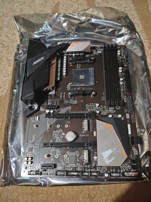 процесор AMD и дъно Gygabyte B450 AORUS ELITE