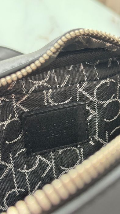 Calvin Klein черна чанта