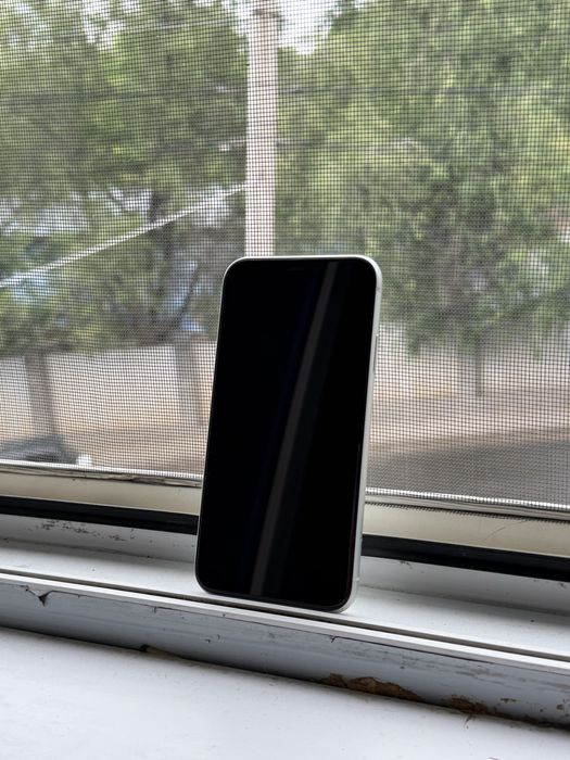 iPhone XR (128)