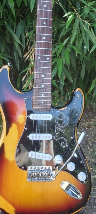 Vând Fender stratocaster Relic Stevie Ray Vaughan  copie