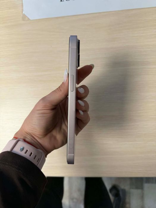 iPhone 13, розов